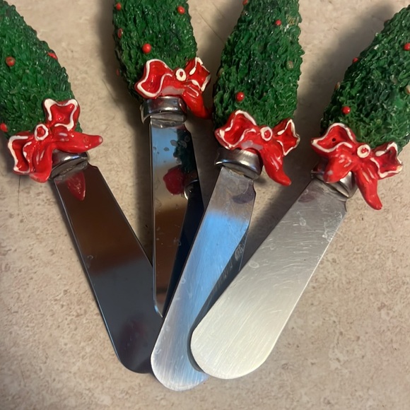 Christmas Tree Spreader Cheese Knife Holiday Tableware Collectible set of 4 - Picture 2 of 6
